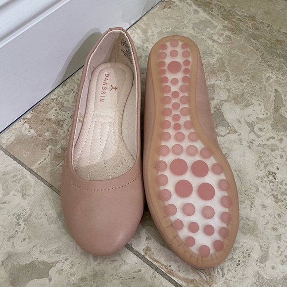 Danskin Slip On Flat Shoes - Picture 3 of 3